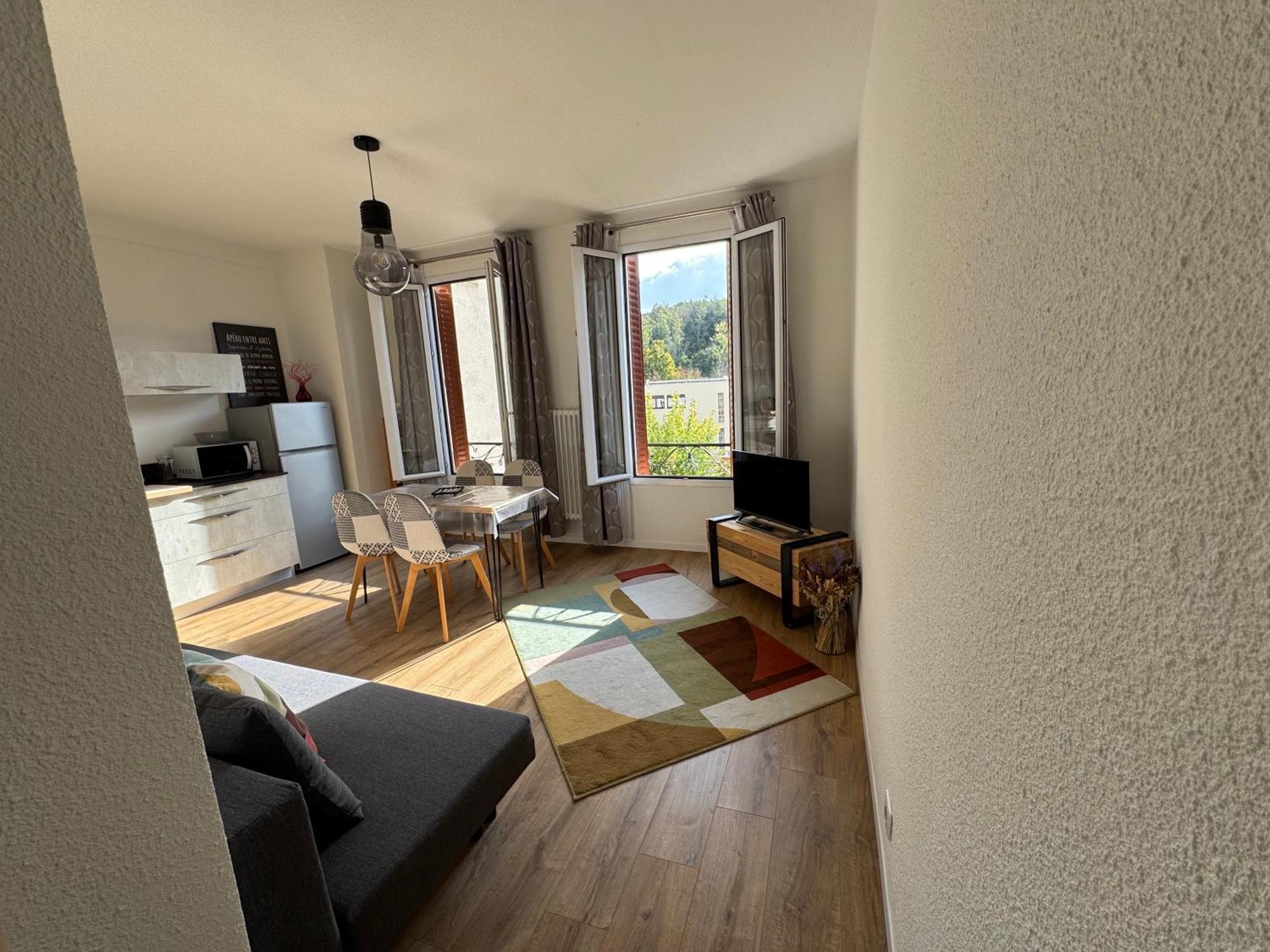 Appartement Le Madargue Idealement Place Châtel-Guyon 外观 照片